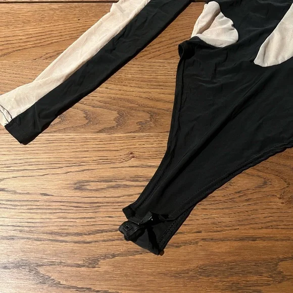 Pretty Little Thing Bodysuit - Picture 2 of 4